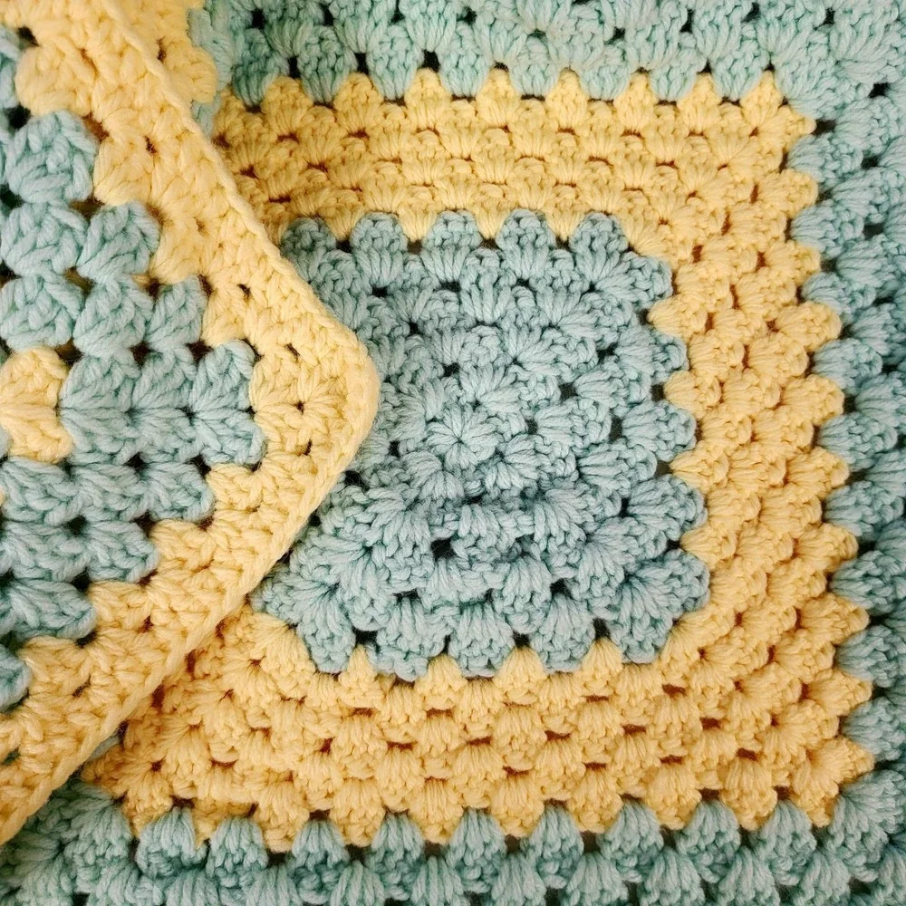 Vintage Handmade CROCHET AFGHAN‎ BABY LAP BLANKET PASTEL Yellow Blue 35